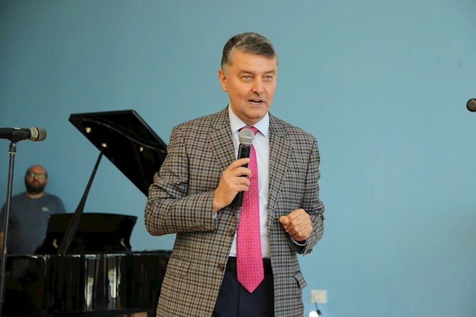 ADA ilə “Veysəloğlu”nun tərəfdaşlığı uğurla davam edir: Xeyriyyə məqsədli festival keçirildi — FOTOLAR ADA ilə “Veysəloğlu”nun tərəfdaşlığı uğurla davam edir: Xeyriyyə məqsədli festival keçirildi — FOTOLAR