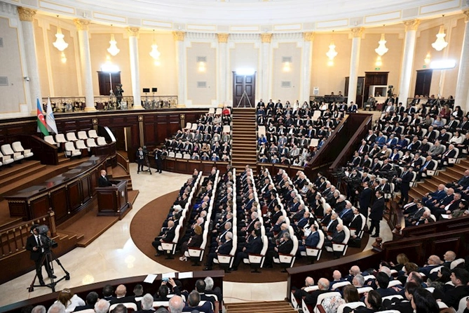 AMEA-nın 80 illik yubiley yığıncağı keçirilib, İlham Əliyev çıxış edib — FOTOLAR (YENİLƏNİB) AMEA-nın 80 illik yubiley yığıncağı keçirilib, İlham Əliyev çıxış edib — FOTOLAR (YENİLƏNİB)