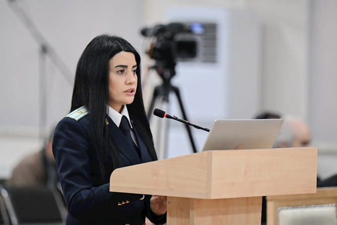 Arayikgilin məhkəməsində prokurorların çıxışı başladı — FOTOLAR