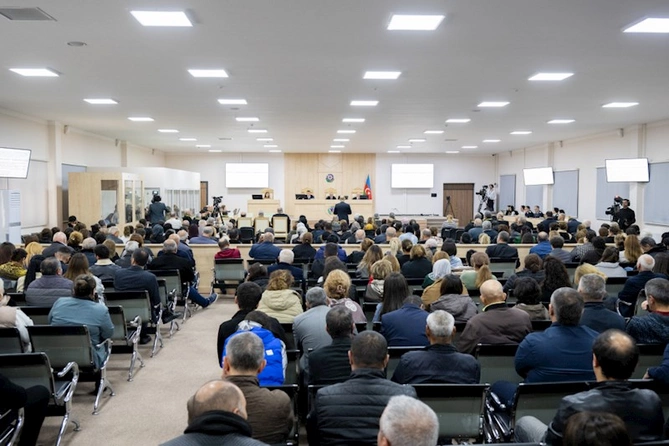 Arayikgilin məhkəməsində prokurorların çıxışı başladı — FOTOLAR