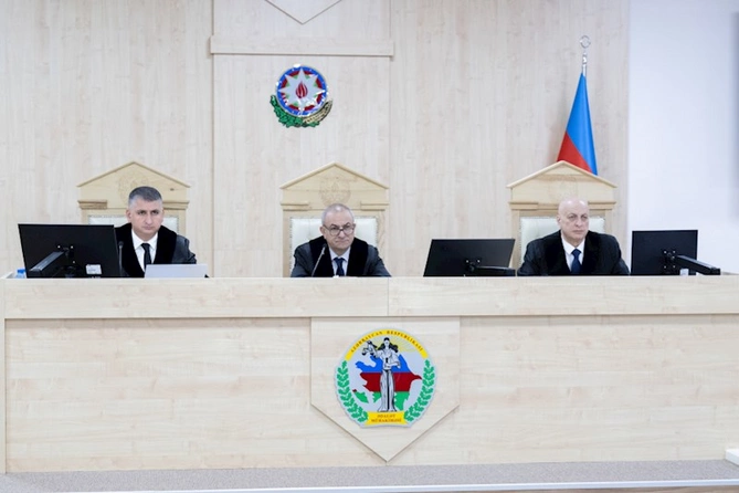 Arayikgilin məhkəməsində prokurorların çıxışı başladı — FOTOLAR