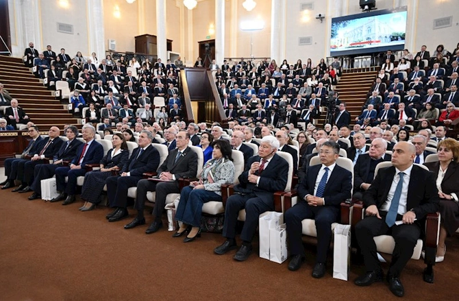 AMEA-nın 80 illik yubiley yığıncağı keçirilib, İlham Əliyev çıxış edib — FOTOLAR (YENİLƏNİB) AMEA-nın 80 illik yubiley yığıncağı keçirilib, İlham Əliyev çıxış edib — FOTOLAR (YENİLƏNİB)
