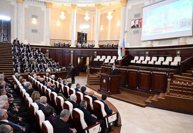AMEA-nın 80 illik yubiley yığıncağı keçirilib, İlham Əliyev çıxış edib — FOTOLAR (YENİLƏNİB) AMEA-nın 80 illik yubiley yığıncağı keçirilib, İlham Əliyev çıxış edib — FOTOLAR (YENİLƏNİB)