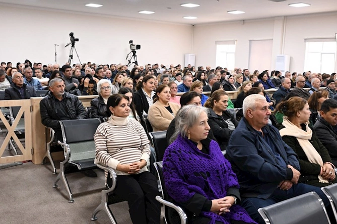 Arayikgilin məhkəməsində prokurorların çıxışı başladı — FOTOLAR