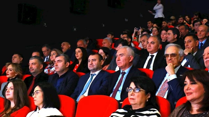 Laçında Qara Qarayev adına Azərbaycan Dövlət Kamera Orkestrinin konserti olub — FOTOLAR Laçında Qara Qarayev adına Azərbaycan Dövlət Kamera Orkestrinin konserti olub — FOTOLAR