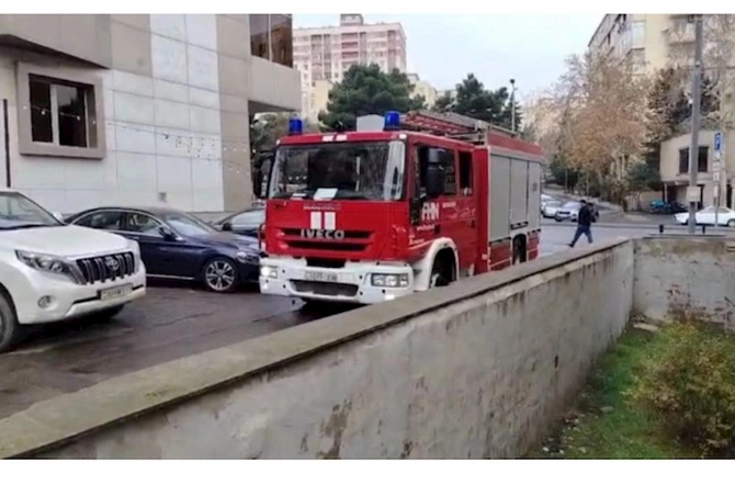 Bakıda yaşayış binasında partlayış: Xəsarət alan var — VİDEO/FOTOLAR Bakıda yaşayış binasında partlayış: Xəsarət alan var — VİDEO/FOTOLAR