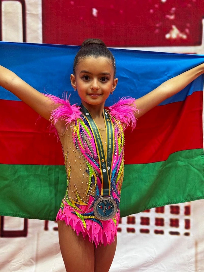 ProSport Gimnastika Klubunun yetirmələri Dubayda keçirilən beynəlxalq turnirdə uğur qazanıblar — FOTOLAR