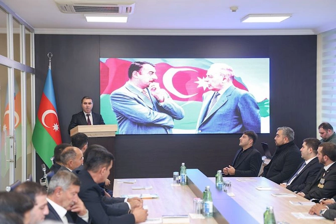 Dövlət Xidmətində Zəfər Gününün 5 illiyi münasibətilə görüş keçirildi — FOTOLAR