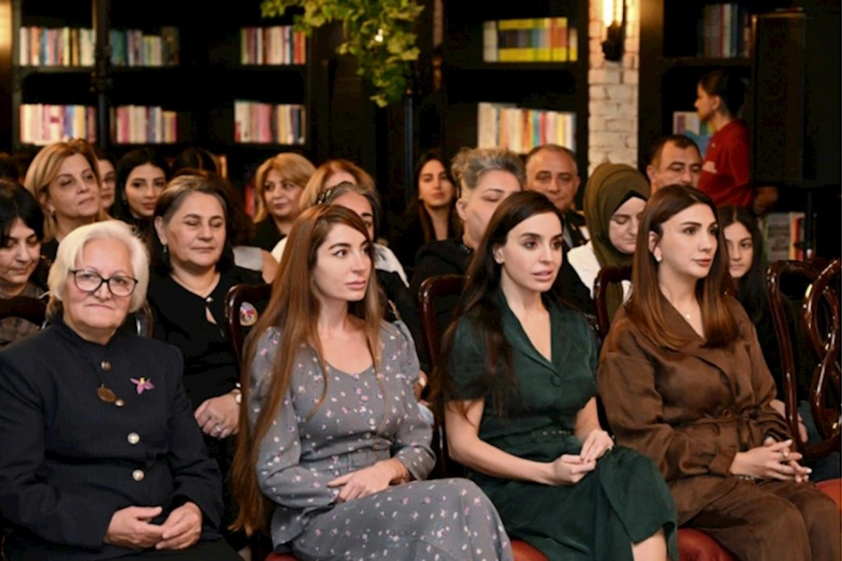Bakı Kitab Mərkəzində Zəfər sevinci adlı musiqili-ədəbi gecə keçirilib — FOTOLAR