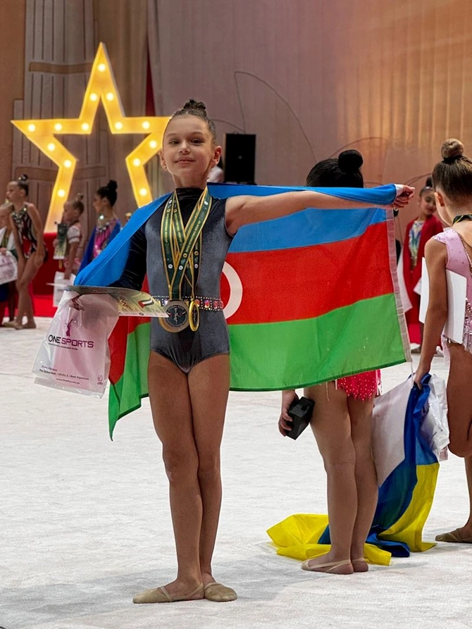 ProSport Gimnastika Klubunun yetirmələri Dubayda keçirilən beynəlxalq turnirdə uğur qazanıblar — FOTOLAR
