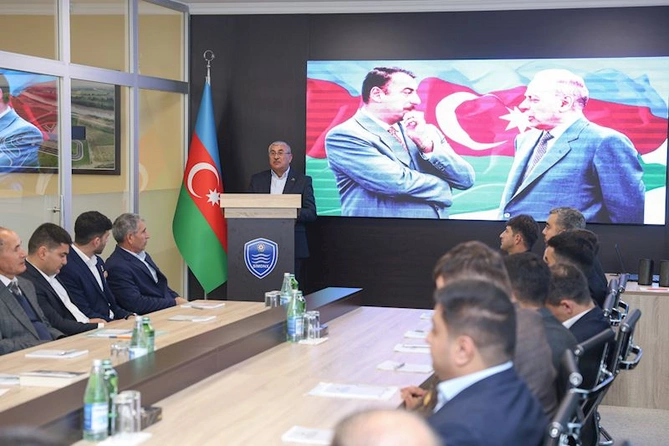Dövlət Xidmətində Zəfər Gününün 5 illiyi münasibətilə görüş keçirildi — FOTOLAR