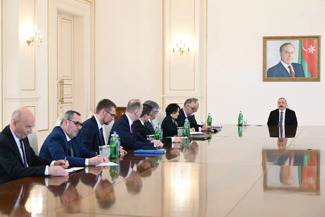 Prezident NATO nümayəndə heyətini qəbul etdi — FOTOLAR Prezident NATO nümayəndə heyətini qəbul etdi — FOTOLAR