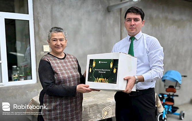 Rabitəbank Zəfər Günü ərəfəsində şəhid ailələrini ziyarət etdi — FOTOLAR Rabitəbank Zəfər Günü ərəfəsində şəhid ailələrini ziyarət etdi — FOTOLAR