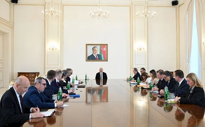 Prezident NATO nümayəndə heyətini qəbul etdi — FOTOLAR Prezident NATO nümayəndə heyətini qəbul etdi — FOTOLAR