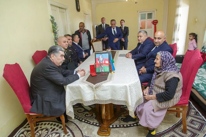 İcra başçısı şəhidlərin ailələrini ziyarət edir — FOTOLAR