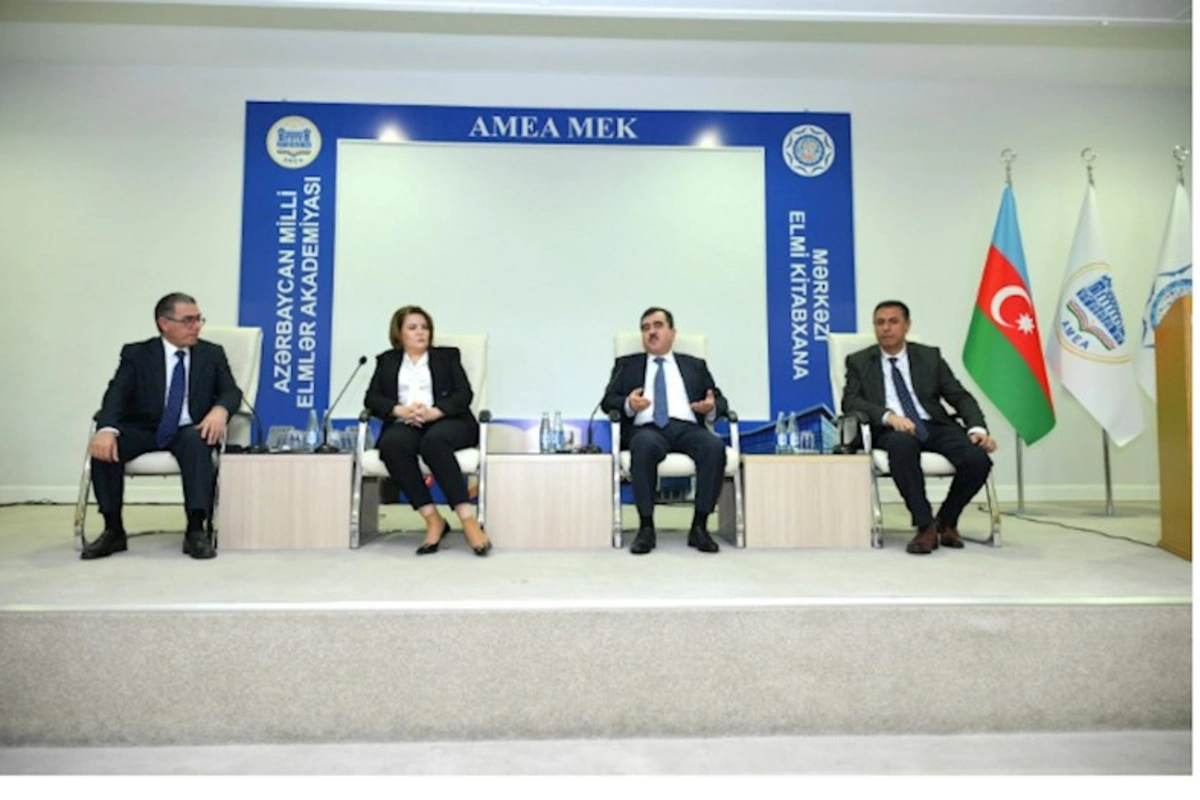 “Mediada Azərbaycan ədəbi dilinin normalarının düzgün tətbiqi” mövzusunda konfrans keçirilib — YENİLƏNİB