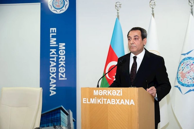 “Mediada Azərbaycan ədəbi dilinin normalarının düzgün tətbiqi” mövzusunda konfrans keçirilib — YENİLƏNİB “Mediada Azərbaycan ədəbi dilinin normalarının düzgün tətbiqi” mövzusunda konfrans keçirilib — YENİLƏNİB