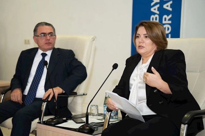“Mediada Azərbaycan ədəbi dilinin normalarının düzgün tətbiqi” mövzusunda konfrans keçirilib — YENİLƏNİB “Mediada Azərbaycan ədəbi dilinin normalarının düzgün tətbiqi” mövzusunda konfrans keçirilib — YENİLƏNİB