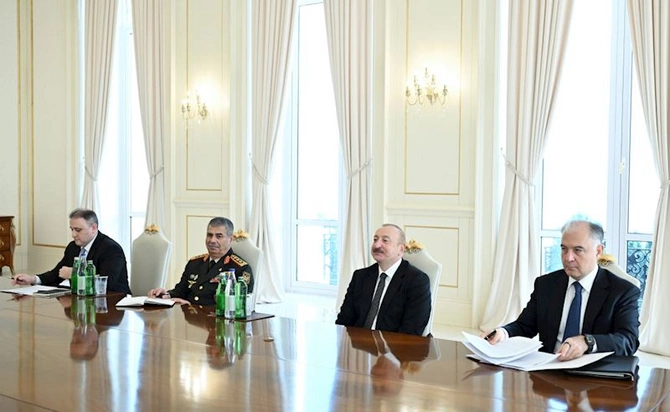 Prezident Slovakiyadan olan nümayəndə heyətini qəbul etdi — FOTOLAR Prezident Slovakiyadan olan nümayəndə heyətini qəbul etdi — FOTOLAR