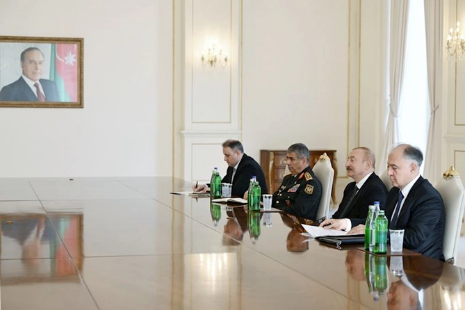 Prezident Slovakiyadan olan nümayəndə heyətini qəbul etdi — FOTOLAR Prezident Slovakiyadan olan nümayəndə heyətini qəbul etdi — FOTOLAR