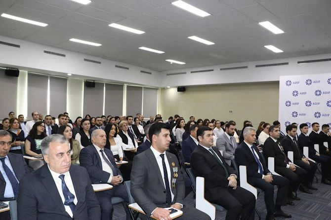 Əmanətlərin Sığortalanması Fondunda 8 Noyabr — Zəfər Gününə həsr olunmuş tədbir keçirilib (FOTOLAR) Əmanətlərin Sığortalanması Fondunda 8 Noyabr — Zəfər Gününə həsr olunmuş tədbir keçirilib (FOTOLAR)