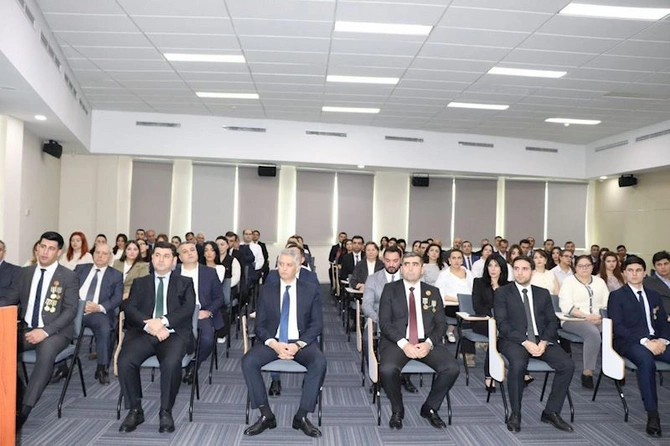 Əmanətlərin Sığortalanması Fondunda 8 Noyabr — Zəfər Gününə həsr olunmuş tədbir keçirilib (FOTOLAR) Əmanətlərin Sığortalanması Fondunda 8 Noyabr — Zəfər Gününə həsr olunmuş tədbir keçirilib (FOTOLAR)
