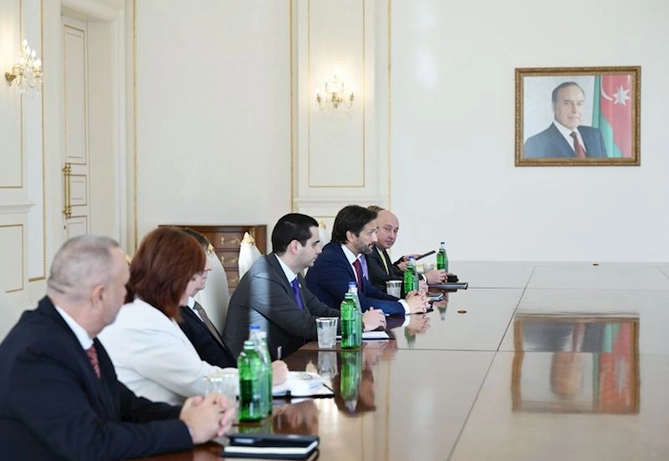 Prezident Slovakiyadan olan nümayəndə heyətini qəbul etdi — FOTOLAR Prezident Slovakiyadan olan nümayəndə heyətini qəbul etdi — FOTOLAR