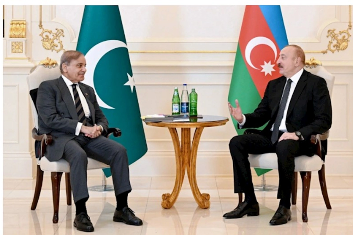 İlham Əliyevin Pakistanın Baş naziri ilə məhdud tərkibdə görüşü olub — FOTOLAR