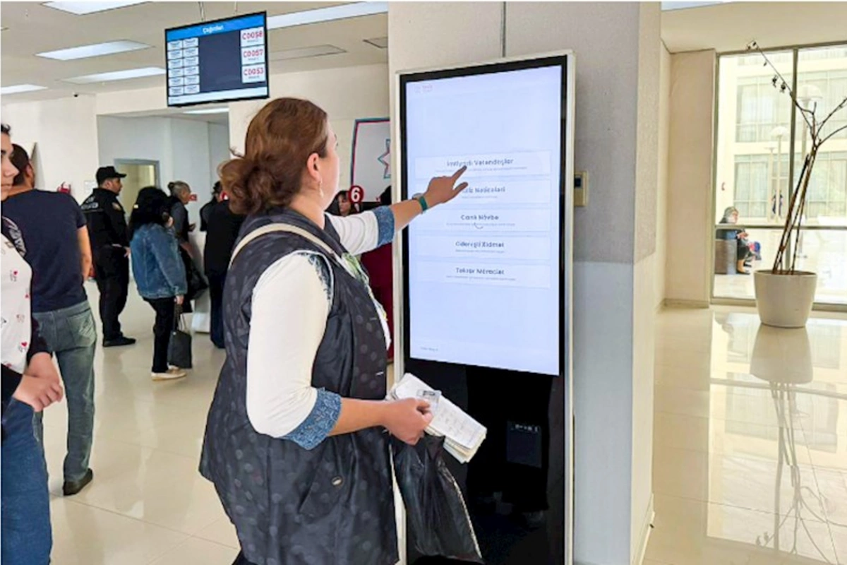 Yevlax və Biləsuvar rayon mərkəzi xəstəxanalarında elektron növbə sistemi istifadəyə verilib — FOTOLAR