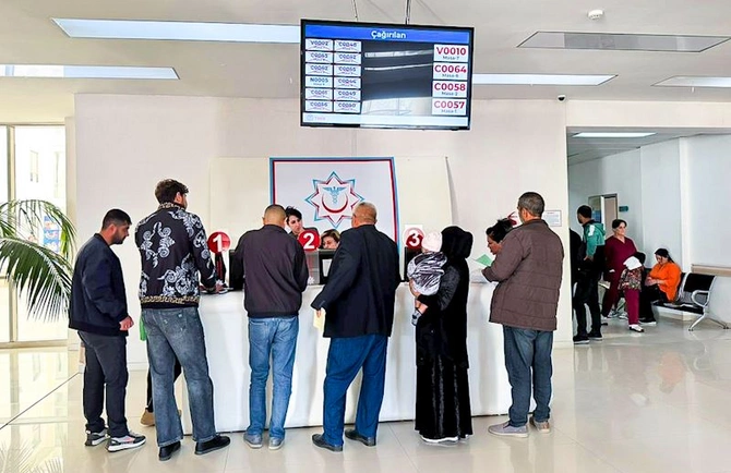 Yevlax və Biləsuvar rayon mərkəzi xəstəxanalarında elektron növbə sistemi istifadəyə verilib — FOTOLAR