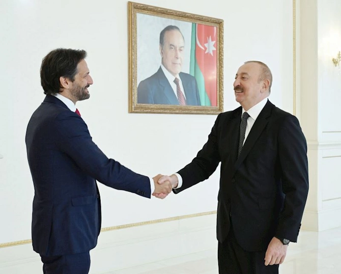 Prezident Slovakiyadan olan nümayəndə heyətini qəbul etdi — FOTOLAR Prezident Slovakiyadan olan nümayəndə heyətini qəbul etdi — FOTOLAR