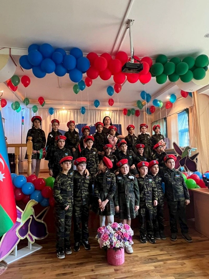 “Ankara Məktəbi Məktəb Liseyində Zəfər Gününə həsr olunan tədbir hər kəsi kövrəltdi — FOTOLAR
