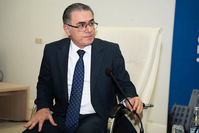 “Mediada Azərbaycan ədəbi dilinin normalarının düzgün tətbiqi” mövzusunda konfrans keçirilib — YENİLƏNİB “Mediada Azərbaycan ədəbi dilinin normalarının düzgün tətbiqi” mövzusunda konfrans keçirilib — YENİLƏNİB