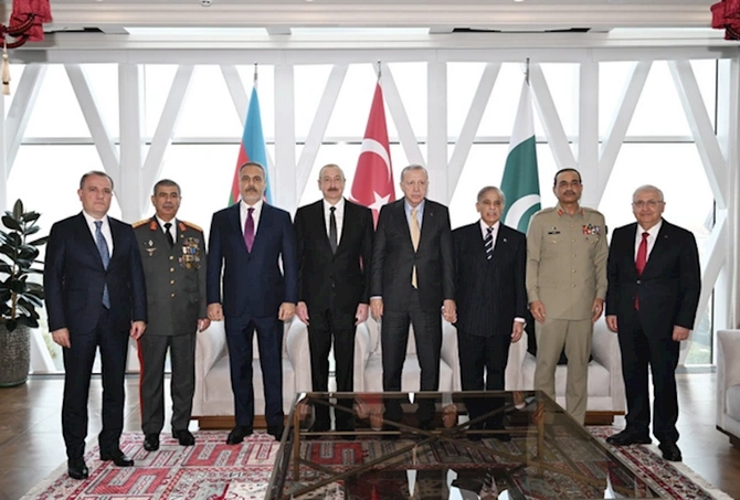 Azərbaycan Prezidentinin, Türkiyə prezidentinin və Pakistanın baş nazirinin üçtərəfli görüşü olub — FOTO