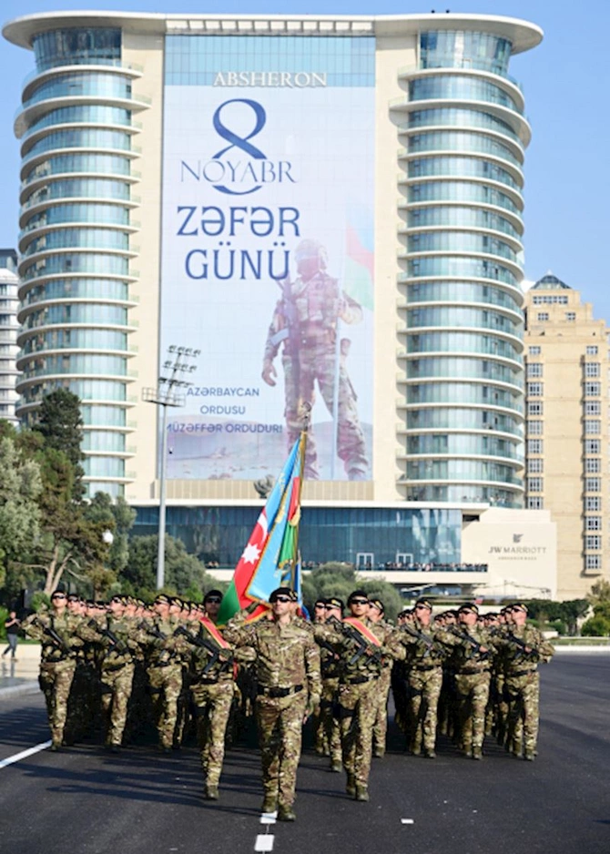Bakıdakı paraddan tarixi görüntülər — FOTOLAR