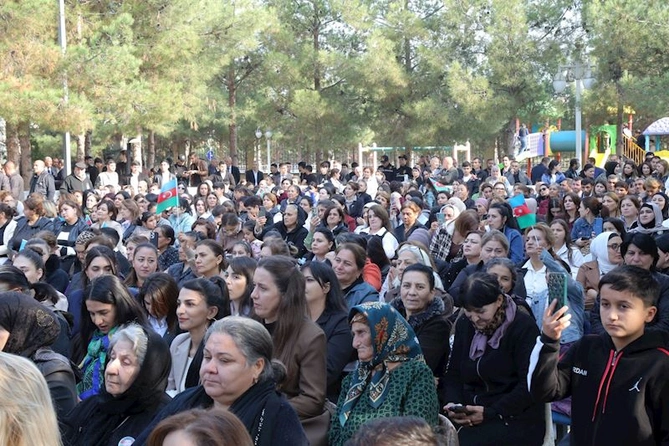 Hacıqabulda “8 Noyabr - Zəfər Günü” münasibətilə konsert keçirildi — FOTOLAR Hacıqabulda “8 Noyabr - Zəfər Günü” münasibətilə konsert keçirildi — FOTOLAR