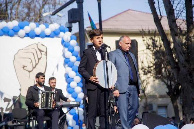 Salyanda tarixi Zəfərin 5 illiyi təntənə ilə qeyd olundu — FOTOLAR Salyanda tarixi Zəfərin 5 illiyi təntənə ilə qeyd olundu — FOTOLAR