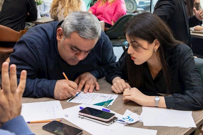 “Azərsun Holdinq” media nümayəndələri arasında intellektual yarış keçirib — FOTOLAR “Azərsun Holdinq” media nümayəndələri arasında intellektual yarış keçirib — FOTOLAR