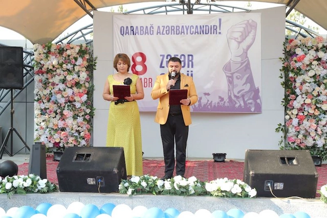 Hacıqabulda “8 Noyabr - Zəfər Günü” münasibətilə konsert keçirildi — FOTOLAR Hacıqabulda “8 Noyabr - Zəfər Günü” münasibətilə konsert keçirildi — FOTOLAR