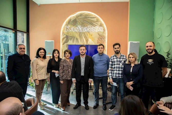 “Azərsun Holdinq” media nümayəndələri arasında intellektual yarış keçirib — FOTOLAR “Azərsun Holdinq” media nümayəndələri arasında intellektual yarış keçirib — FOTOLAR