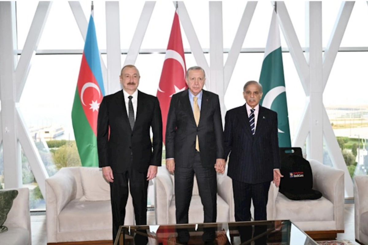 Azərbaycan Prezidentinin, Türkiyə prezidentinin və Pakistanın baş nazirinin üçtərəfli görüşü olub — FOTO