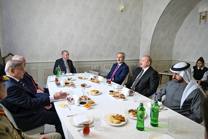 Prezidentlə ailəsinin paraddan yeni FOTOLARI Prezidentlə ailəsinin paraddan yeni FOTOLARI