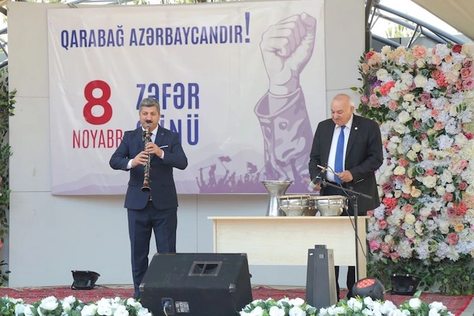 Hacıqabulda “8 Noyabr - Zəfər Günü” münasibətilə konsert keçirildi — FOTOLAR Hacıqabulda “8 Noyabr - Zəfər Günü” münasibətilə konsert keçirildi — FOTOLAR