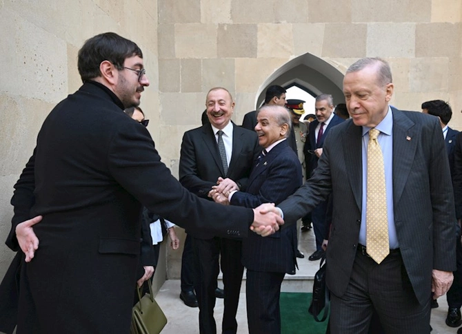 Prezidentlə ailəsinin paraddan yeni FOTOLARI Prezidentlə ailəsinin paraddan yeni FOTOLARI