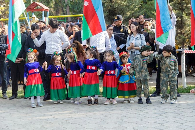 Salyanda tarixi Zəfərin 5 illiyi təntənə ilə qeyd olundu — FOTOLAR Salyanda tarixi Zəfərin 5 illiyi təntənə ilə qeyd olundu — FOTOLAR