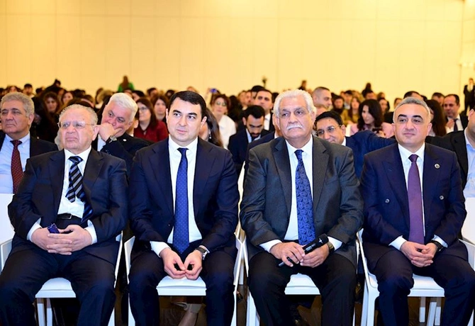 Forumun ilk paneli: Mədəniyyət və hüquq — FOTOLAR