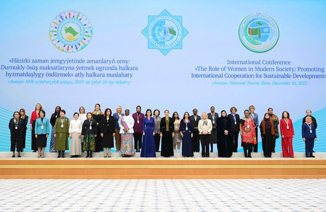 Leyla Əliyeva Türkmənistandakı beynəlxalq konfransda — FOTOLAR Leyla Əliyeva Türkmənistandakı beynəlxalq konfransda — FOTOLAR