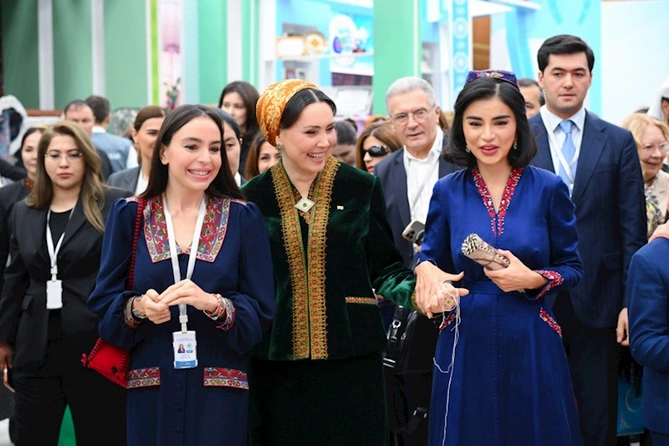 Leyla Əliyeva Türkmənistandakı beynəlxalq konfransda — FOTOLAR Leyla Əliyeva Türkmənistandakı beynəlxalq konfransda — FOTOLAR