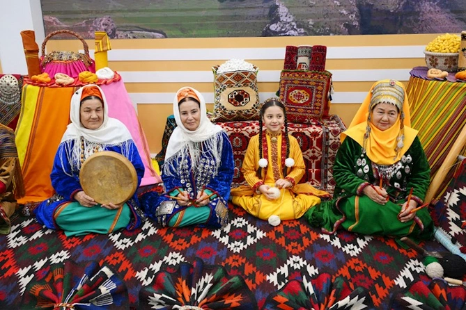 Leyla Əliyeva Türkmənistandakı beynəlxalq konfransda — FOTOLAR Leyla Əliyeva Türkmənistandakı beynəlxalq konfransda — FOTOLAR