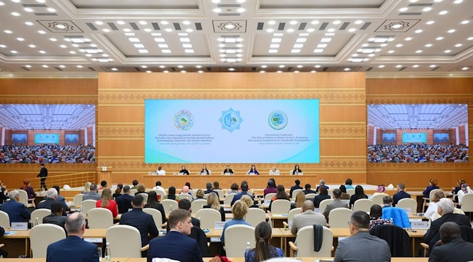Leyla Əliyeva Türkmənistandakı beynəlxalq konfransda — FOTOLAR Leyla Əliyeva Türkmənistandakı beynəlxalq konfransda — FOTOLAR